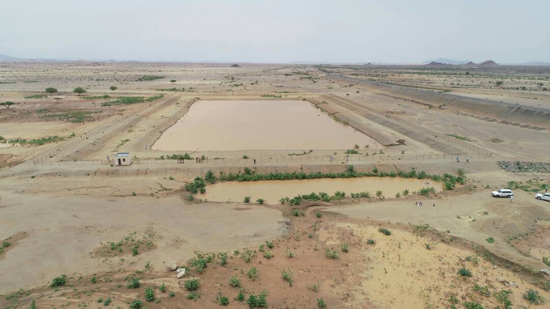 ة نموذج لحفير تم تجهيزه لحصاد المياه في احدى المناطق في ولاية شمال كردفان حس A model of a hafir that was prepared for water harvesting in one of the areas in North Kordofan State 1