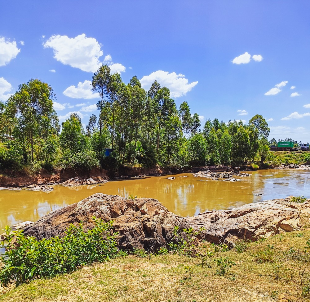 Kutoka kuwa mto hadi kuwa mkondo wa maji: Kutanabaisha gharama ya uharibifu wa bonde la Mto Nzoia