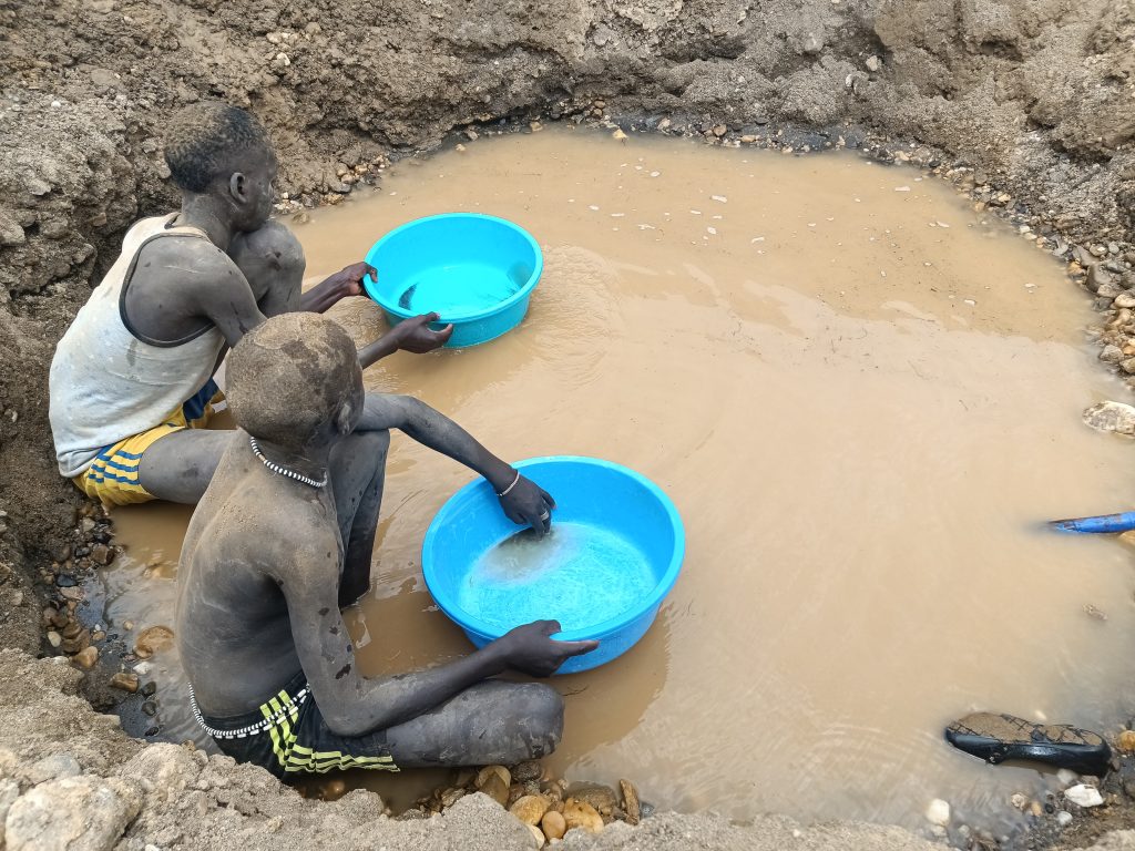 Young boys in a gold mine SSD