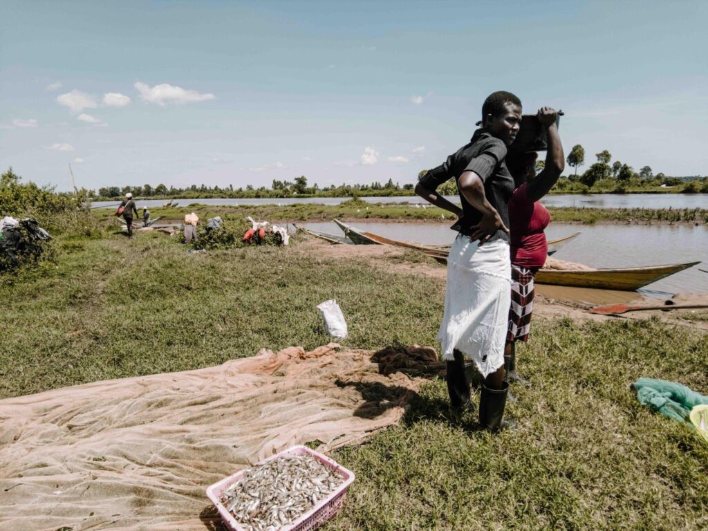 women fish sellers 3